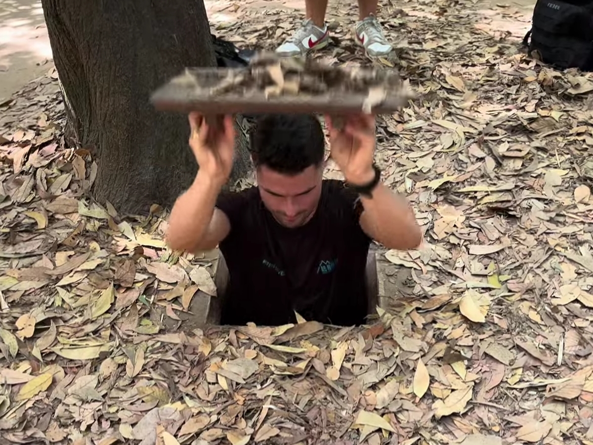 Self Explore under Cu Chi Tunnels