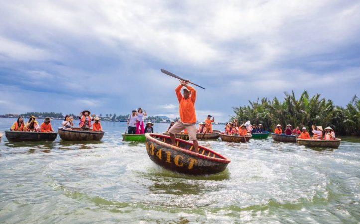 Ho Chi Minh City and Mekong Delta on Bassac Cruise 6-Day Tour1